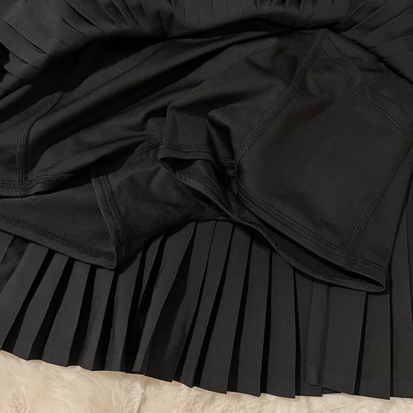 ALO Yoga Women's Black Tennis Skirt - Picture 5 of 5